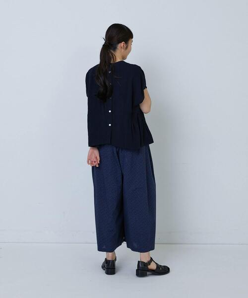 LOISIR（ロワズィール）の「【2WAY】レーヨンリネンスラブローンブラウス（シャツ/ブラウス・レディース・キナリ/ネイビー・FREE）」の13枚目の写真