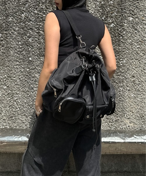 LVEU.(ラブユ.)の「【LVEU.】マルチウェイユーティリティバッグ / バッグ BAG 鞄 ショルダー 巾着 2way ポケット ナイロン ブラック ZOZOTOWN限定(ショルダーバッグ・レディース・ブラック・FREE)」の7枚目の写真