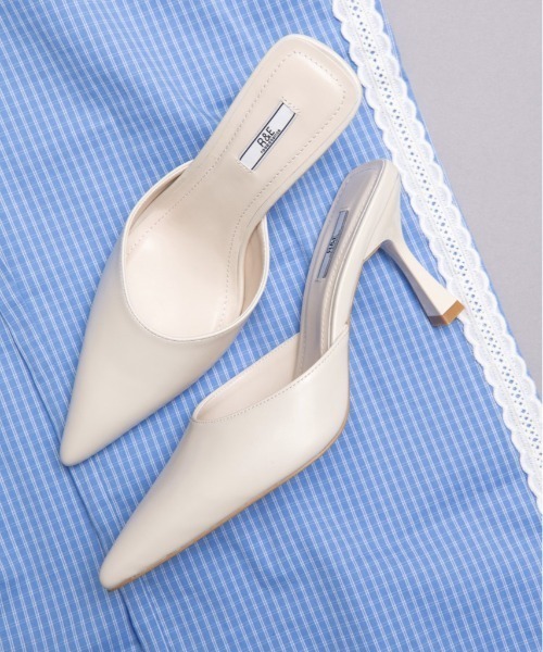 R&E(アールアンドイー)の「【25SS新作】【R&E】ポインテッドトゥミュールパンプス(パンプス・レディース・シルバー/アイボリー/ブラック・L/M/S/LL)」の2枚目の写真
