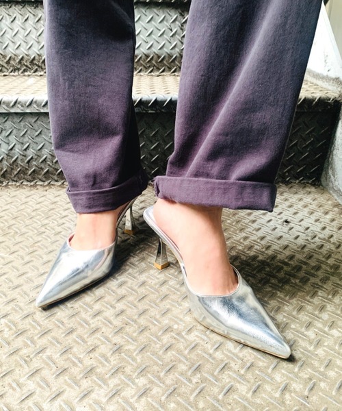 R&E(アールアンドイー)の「【25SS新作】【R&E】ポインテッドトゥミュールパンプス(パンプス・レディース・シルバー/アイボリー/ブラック・L/M/S/LL)」の5枚目の写真