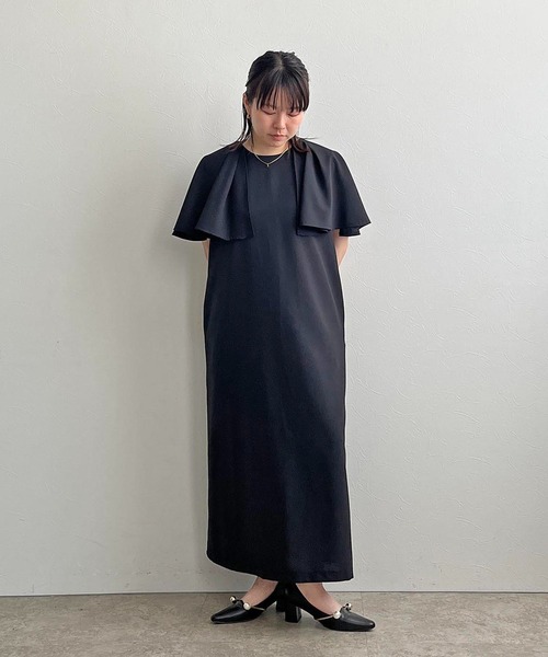 palm RICHE(ポームリシュ)の「ケープワンピース(ワンピース・レディース・ベージュ/ブラック/ライトグレー・M)」の8枚目の写真
