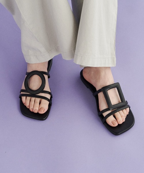 Solace（ソレイス）の「サークルスクエアサンダル（サンダル・レディース・ブラック・S/M/L）」の2枚目の写真