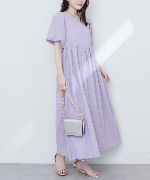 natural couture(ナチュラルクチュール)の「【WEB限定】シャーリングチェックパフスリーブワンピース(ワンピース・レディース・ブラック/ベージュ/ラベンダー/グリーン系その他・FREE)」の1枚目の写真