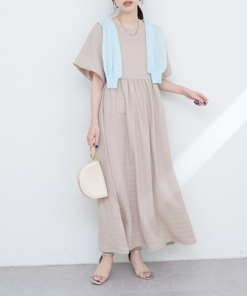 natural couture(ナチュラルクチュール)の「【WEB限定】シャーリングチェックパフスリーブワンピース(ワンピース・レディース・ブラック/ベージュ/ラベンダー/グリーン系その他・FREE)」の3枚目の写真