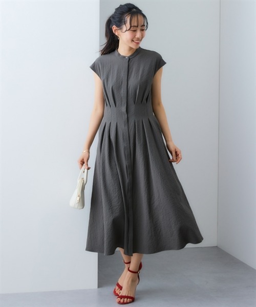 7days Life Styling（セブンデイズライフスタイリング）の「シアサッカータックデザインノースリーブシャツワンピース（ワンピース・レディース・ベージュ/チャコール・M/L/LL）」の3枚目の写真