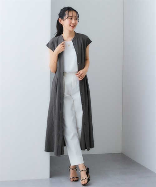 7days Life Styling（セブンデイズライフスタイリング）の「シアサッカータックデザインノースリーブシャツワンピース（ワンピース・レディース・ベージュ/チャコール・M/L/LL）」の4枚目の写真