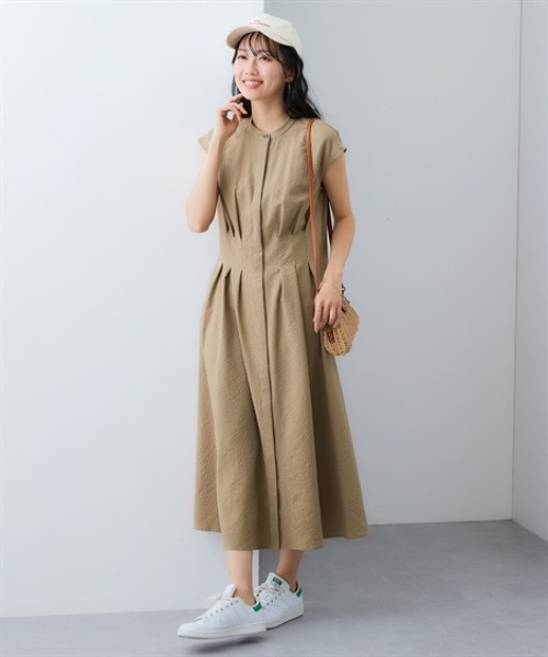 7days Life Styling（セブンデイズライフスタイリング）の「シアサッカータックデザインノースリーブシャツワンピース（ワンピース・レディース・ベージュ/チャコール・M/L/LL）」の5枚目の写真