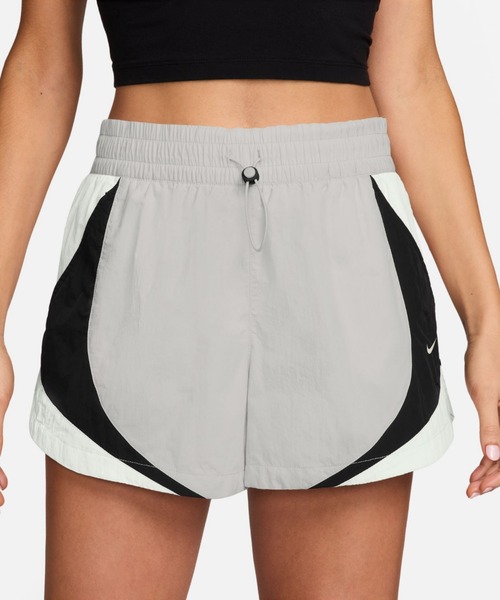 NIKE ナイキ　スポーツショートパンツ　Ｌサイズ NIKE - ナイキ Lサイズ レディース ショートパンツ 短パンの通販
