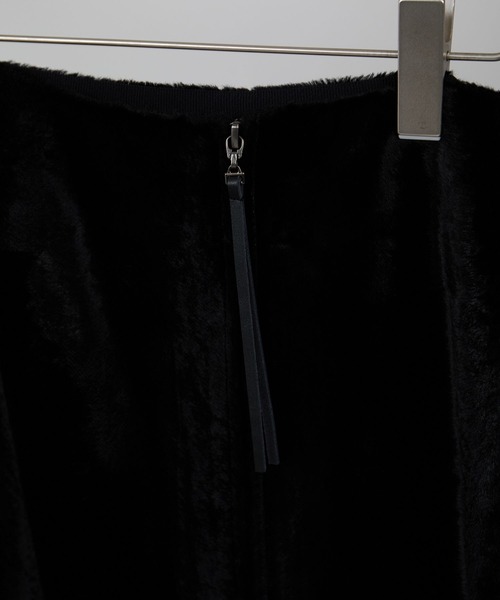 SALON adam et rope'(サロン アダム エ ロペ)の「ポニーヘアータイトスカート(スカート・レディース・ブラック・M/S)」の3枚目の写真