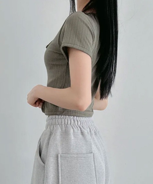 NANAHACHI(ナナハチ)の「レイヤード風 半袖リブTシャツ(Tシャツ/カットソー・レディース・カーキ/ブラック/ライトブルー・FREE)」の9枚目の写真