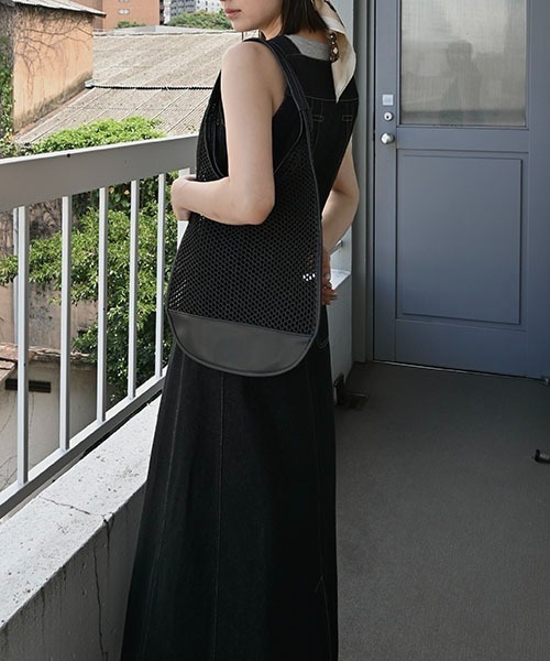 WILLFULLY(ウィルフリー)の「denim square neck no sleeve OP(ワンピース・レディース・インディゴブルー/ブラック・S/M)」の5枚目の写真