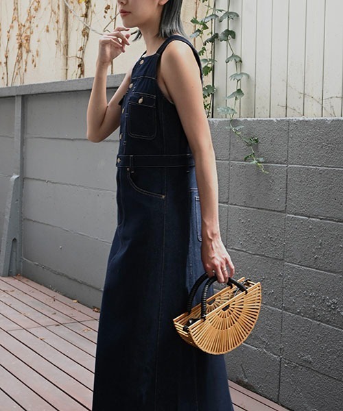 WILLFULLY(ウィルフリー)の「denim square neck no sleeve OP(ワンピース・レディース・インディゴブルー/ブラック・S/M)」の9枚目の写真