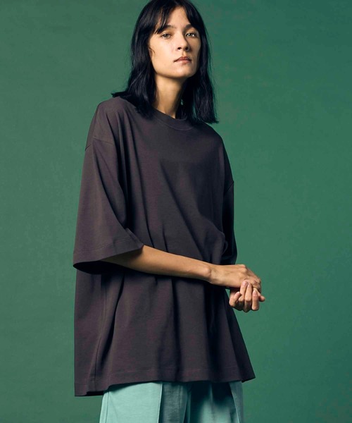 MAISON SPECIAL（メゾンスペシャル）の「《UNISEX》【EX】Prime-Over Smooth Crew Neck T-Shirt/プライムオーバースムースクルーネックTシャツ【MAISON SPECIAL/メゾンスペシャル】（Tシャツ/カットソー・メンズ・オフホワイト/チャコールグレー/ブラック/グレイッシュベージュ・0/1/2）」の4枚目の写真