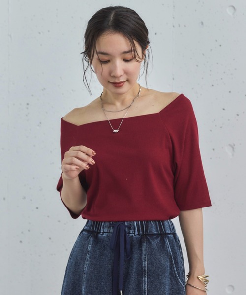 Doux archives(ドゥアルシーヴ)の「オフショル5分袖カットソー(Tシャツ/カットソー・レディース・ワイン/ブラック/ブラウン・FREE)」の3枚目の写真