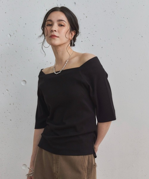 Doux archives(ドゥアルシーヴ)の「オフショル5分袖カットソー(Tシャツ/カットソー・レディース・ワイン/ブラック/ブラウン・FREE)」の2枚目の写真