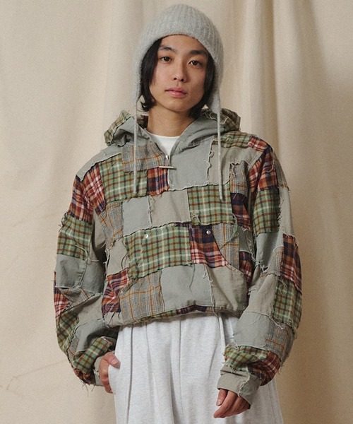 Universal Style Wear（ユニバーサルスタイルウェア）の「Universal Style Wear パッチワーク ハーフ ZIP フーディー（パーカー・メンズ・スミクロ/グレー/オフホワイト/カーキ・X-LARGE/LARGE/MEDIUM）」の4枚目の写真