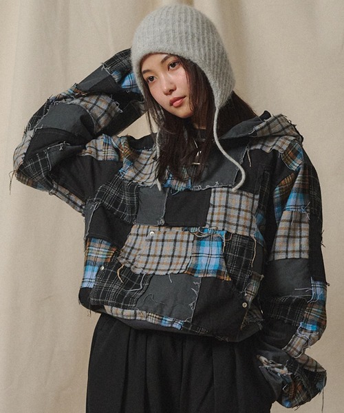 Universal Style Wear（ユニバーサルスタイルウェア）の「Universal Style Wear パッチワーク ハーフ ZIP フーディー（パーカー・メンズ・スミクロ/グレー/オフホワイト/カーキ・X-LARGE/LARGE/MEDIUM）」の3枚目の写真