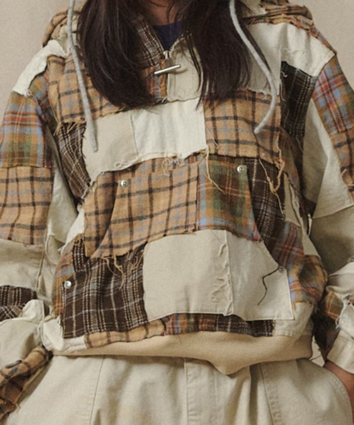 Universal Style Wear（ユニバーサルスタイルウェア）の「Universal Style Wear パッチワーク ハーフ ZIP フーディー（パーカー・メンズ・スミクロ/グレー/オフホワイト/カーキ・X-LARGE/LARGE/MEDIUM）」の9枚目の写真