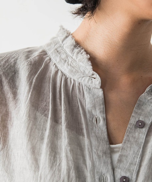 MAYSON GREY（メイソングレイ）の「タイダイバンドカラーシャツ≪手洗い可能≫（シャツ/ブラウス・レディース・ライトグレー/ブルー・M）」の7枚目の写真