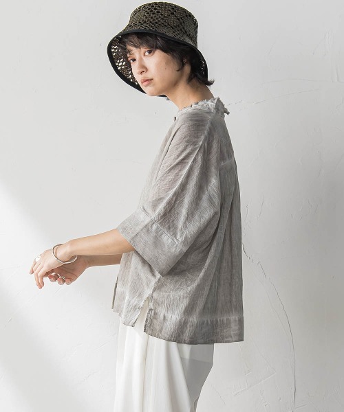 MAYSON GREY（メイソングレイ）の「タイダイバンドカラーシャツ≪手洗い可能≫（シャツ/ブラウス・レディース・ライトグレー/ブルー・M）」の4枚目の写真