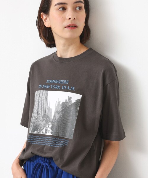 Dessin(デッサン)の「【ユニセックス・洗える】オーガニックコットンロゴ入りTシャツ(Tシャツ/カットソー・レディース・ホワイト系/チャコールグレー・02/01/00/04/03)」の1枚目の写真