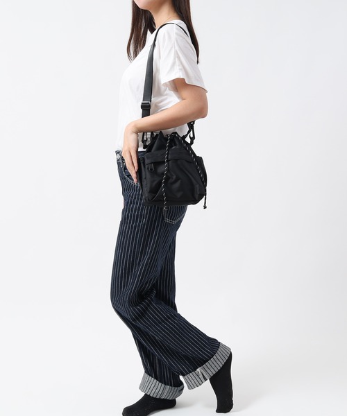 GERRY(ジェリー)の「GERRY ジェリー 2WAYショルダー 巾着バッグ(ショルダーバッグ・レディース・ベージュ/ブラック/チャコール・ONE SIZE)」の8枚目の写真