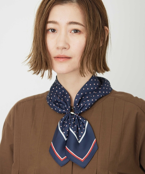 Petit Honfleur（プチオンフルール）の「アパッシュプリントスカーフ（ストール/ショール・レディース・グリーン/レッド・フリー）」の2枚目の写真