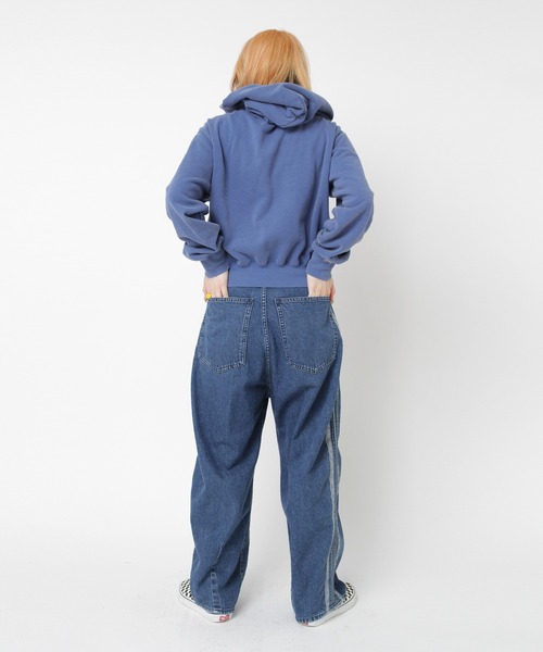 RNA（アールエヌエー）の「R4359 デニムトラックパンツ（デニムパンツ・レディース・インディゴブルー・MEDIUM）」の8枚目の写真