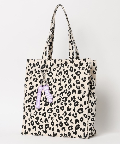GLOBAL WORK（グローバルワーク）の「推しごとチャーム付きトート/577674（トートバッグ・レディース・レオパード/ブラック/ナチュラル・ONE SIZE）」の3枚目の写真