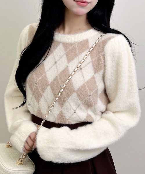 INGNI（イング）の「ビジュー付アーガイル柄フェザーニット（ニット/セーター・レディース・ワイン系2/ホワイト系/グレー×ホワイト・M）」の7枚目の写真