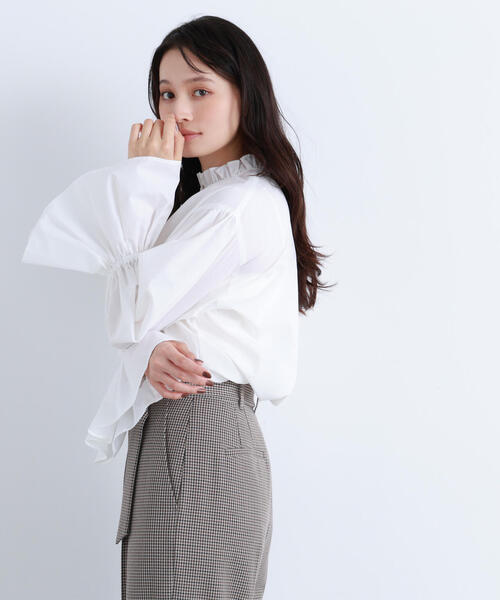 NATURAL BEAUTY BASIC（ナチュラルビューティーベーシック）の「◇【Oggi掲載】フリルカフスハイネックブラウス（シャツ/ブラウス・レディース・ホワイト系その他/ブラック系その他/オフホワイト・FREE）」の5枚目の写真