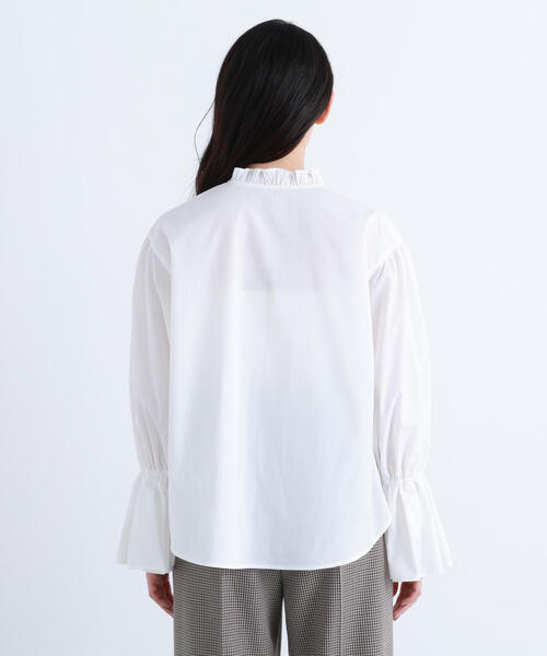 NATURAL BEAUTY BASIC（ナチュラルビューティーベーシック）の「◇【Oggi掲載】フリルカフスハイネックブラウス（シャツ/ブラウス・レディース・ホワイト系その他/ブラック系その他/オフホワイト・FREE）」の20枚目の写真