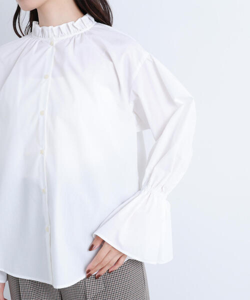 NATURAL BEAUTY BASIC（ナチュラルビューティーベーシック）の「◇【Oggi掲載】フリルカフスハイネックブラウス（シャツ/ブラウス・レディース・ホワイト系その他/ブラック系その他/オフホワイト・FREE）」の22枚目の写真