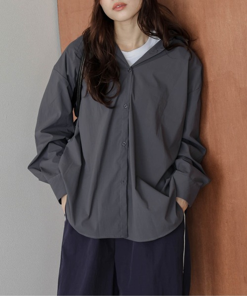 AMELY(エミリー)の「ドライタッチライトシャツ(シャツ/ブラウス・レディース・ブラウン/ブラック/ベージュ/チャコールグレー・フリー)」の6枚目の写真