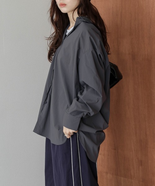 AMELY(エミリー)の「ドライタッチライトシャツ(シャツ/ブラウス・レディース・ブラウン/ブラック/ベージュ/チャコールグレー・フリー)」の7枚目の写真
