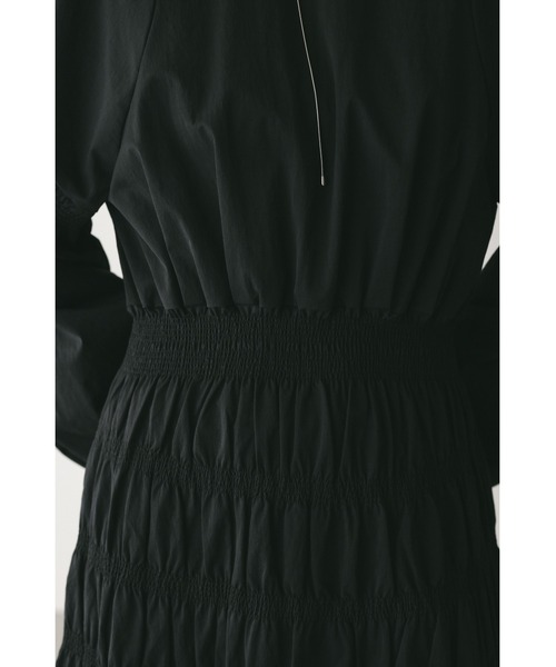 STYLEMIXER(スタイルミキサー)の「シャーリングフォルムワンピース(ワンピース・レディース・ブラック/カーキ・SMALL/MEDIUM)」の6枚目の写真