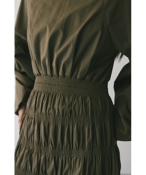 STYLEMIXER(スタイルミキサー)の「シャーリングフォルムワンピース(ワンピース・レディース・ブラック/カーキ・SMALL/MEDIUM)」の16枚目の写真