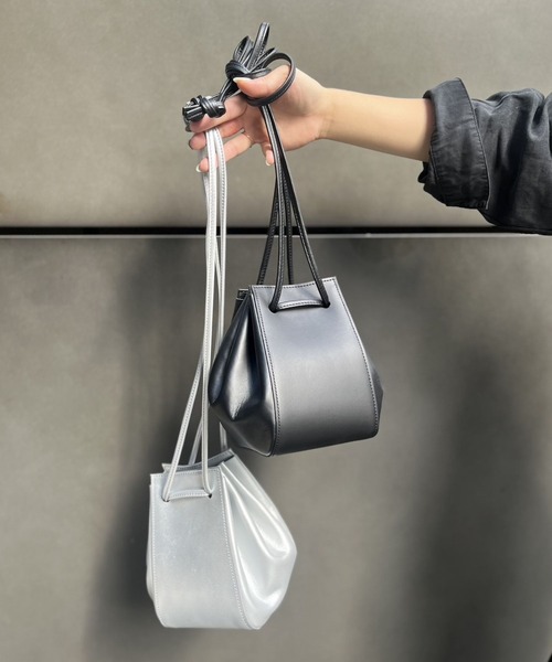 Scrap Book(スクラップブック)の「【COURTNEY ORLA】ORB mobile(ショルダーバッグ・レディース・シルバー/ブラック・FREE)」の15枚目の写真