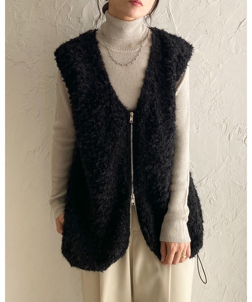 She's Closet(シーズクローゼット)の「深Vネックフェザーヤーンダブルジップシャギーニットベスト(ベスト・レディース・ブラウン/アイボリー/ブラック/グレー・FREE)」の12枚目の写真