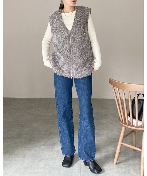 She's Closet(シーズクローゼット)の「深Vネックフェザーヤーンダブルジップシャギーニットベスト(ベスト・レディース・ブラウン/アイボリー/ブラック/グレー・FREE)」の17枚目の写真