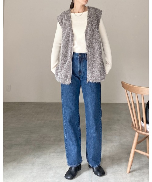 She's Closet（シーズクローゼット）の「深Vネックフェザーヤーン