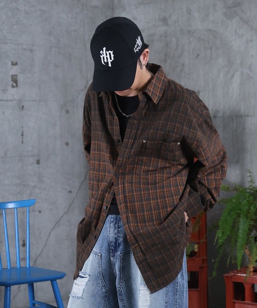 ILL'S（イルズ）の「AW グラデーション チェック 長袖シャツ メンズ レディース ユニセックス 【ILL'S】（シャツ/ブラウス・メンズ・レッド/グレー・M/L）」の4枚目の写真