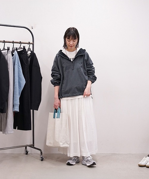 solamonat poche(ソラモナポッシェ)の「馬布×ウェザー リバーシブル マウンテンジャケット(マウンテンパーカー・レディース・ブラック/ホワイト・2.0)」の10枚目の写真
