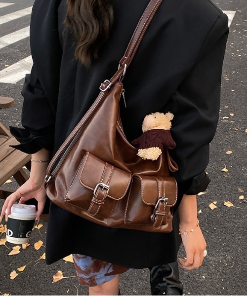 FREE STYLISTS（フリー スタイリスト）の「Y2K バックルレザーショルダーバッグ 3WAY（ショルダーバッグ・レディース・ブラック/ダークブラウン/ブラウン・FREE）」の19枚目の写真