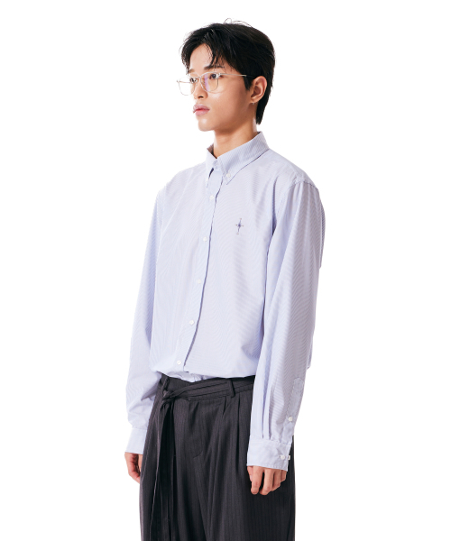 IUGAMAKARAS(イウガマカラス)の「Striped Formal Shirt (Blue)(シャツ/ブラウス・レディース・その他・1/2)」の9枚目の写真