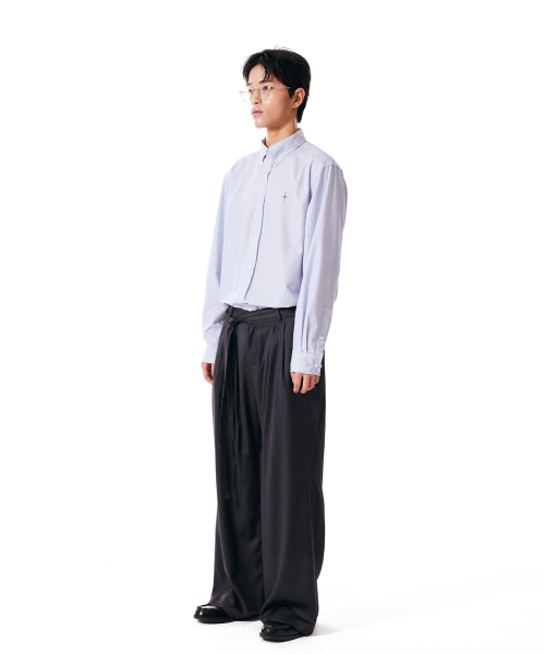 IUGAMAKARAS(イウガマカラス)の「Striped Formal Shirt (Blue)(シャツ/ブラウス・レディース・その他・1/2)」の11枚目の写真
