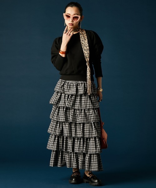 GEVS.（ジェイヴィス）の「パフスリーブクルーネックスウェット＜大きいサイズ有＞GEVS.（スウェット・レディース・杢グレー/ブラック・L/M/5L/4L/3L/LL）」の12枚目の写真