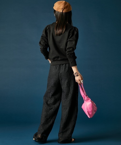 GEVS.（ジェイヴィス）の「パフスリーブクルーネックスウェット＜大きいサイズ有＞GEVS.（スウェット・レディース・杢グレー/ブラック・L/M/5L/4L/3L/LL）」の22枚目の写真