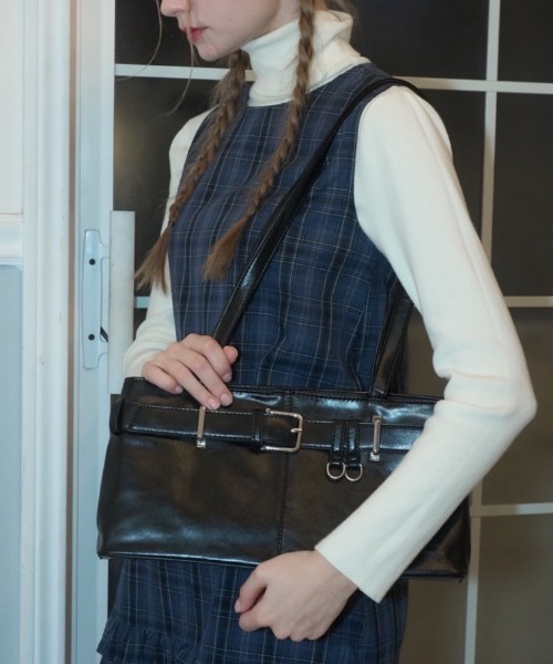 Birthday room（バースデイルーム）の「ベルトロングハンドルBAG / belt long handle bag（ショルダーバッグ・レディース・ブラック/ブラウン・FREE）」の6枚目の写真