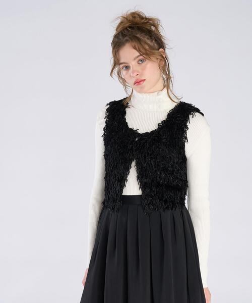 To b. by agnes b.（トゥービーバイアニエスベー）の「ファンシー ヤーン ベスト（ベスト・レディース・ブラック・40/36/38）」の3枚目の写真